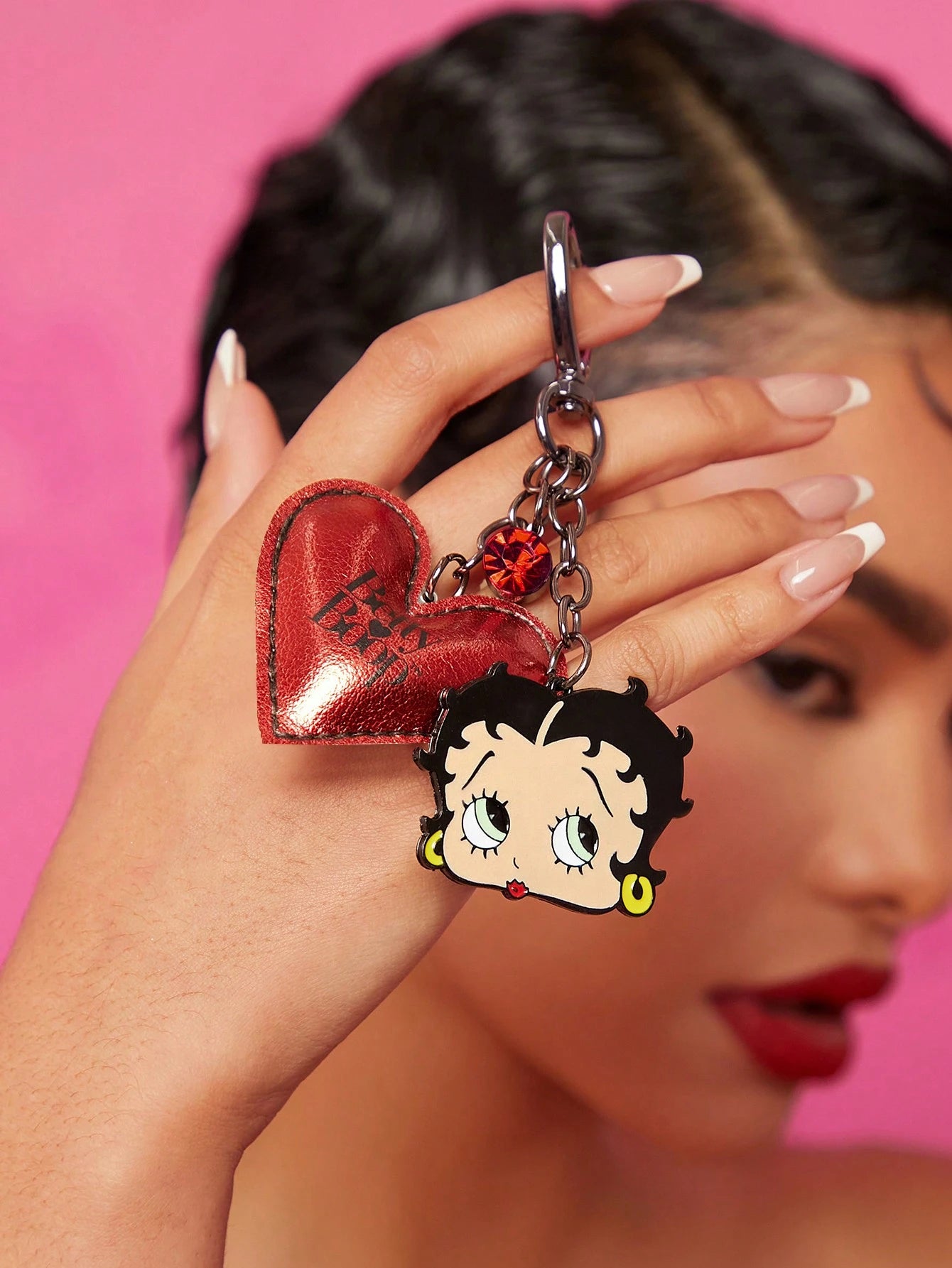Betty Boop Chaveiro de Liga Elegante e da Moda com Cereja 3D Brilhante, Pingente de Bolsa Fofo de Desenho Animado, Charme de Bolsa, Ideias de Presente, Festa, Feriado, Dia dos Namorados