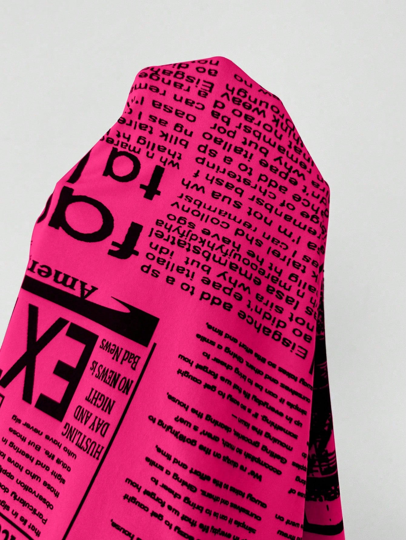 SHEIN LUNE Camisa Ajustada Estampada com Impressão de Jornal para Mulheres