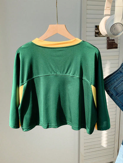 Comfortcana Top Cropped Casual com Estampa de Letra em Contraste de Cor, Manga Curta e Decote em V para Mulheres Plus Size, Suéter de Manga Raglan em Malha