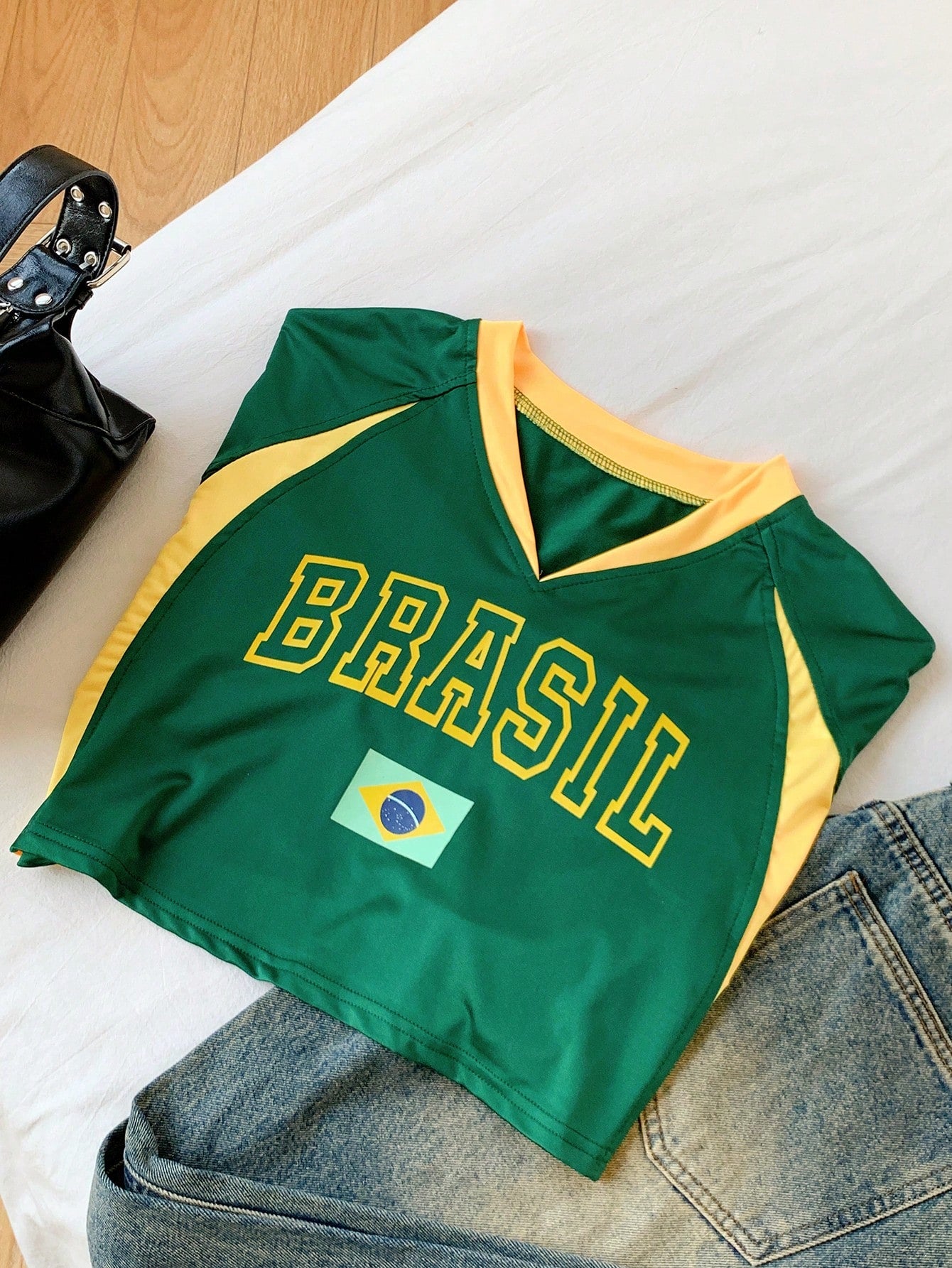 Comfortcana Top Cropped Casual com Estampa de Letra em Contraste de Cor, Manga Curta e Decote em V para Mulheres Plus Size, Suéter de Manga Raglan em Malha