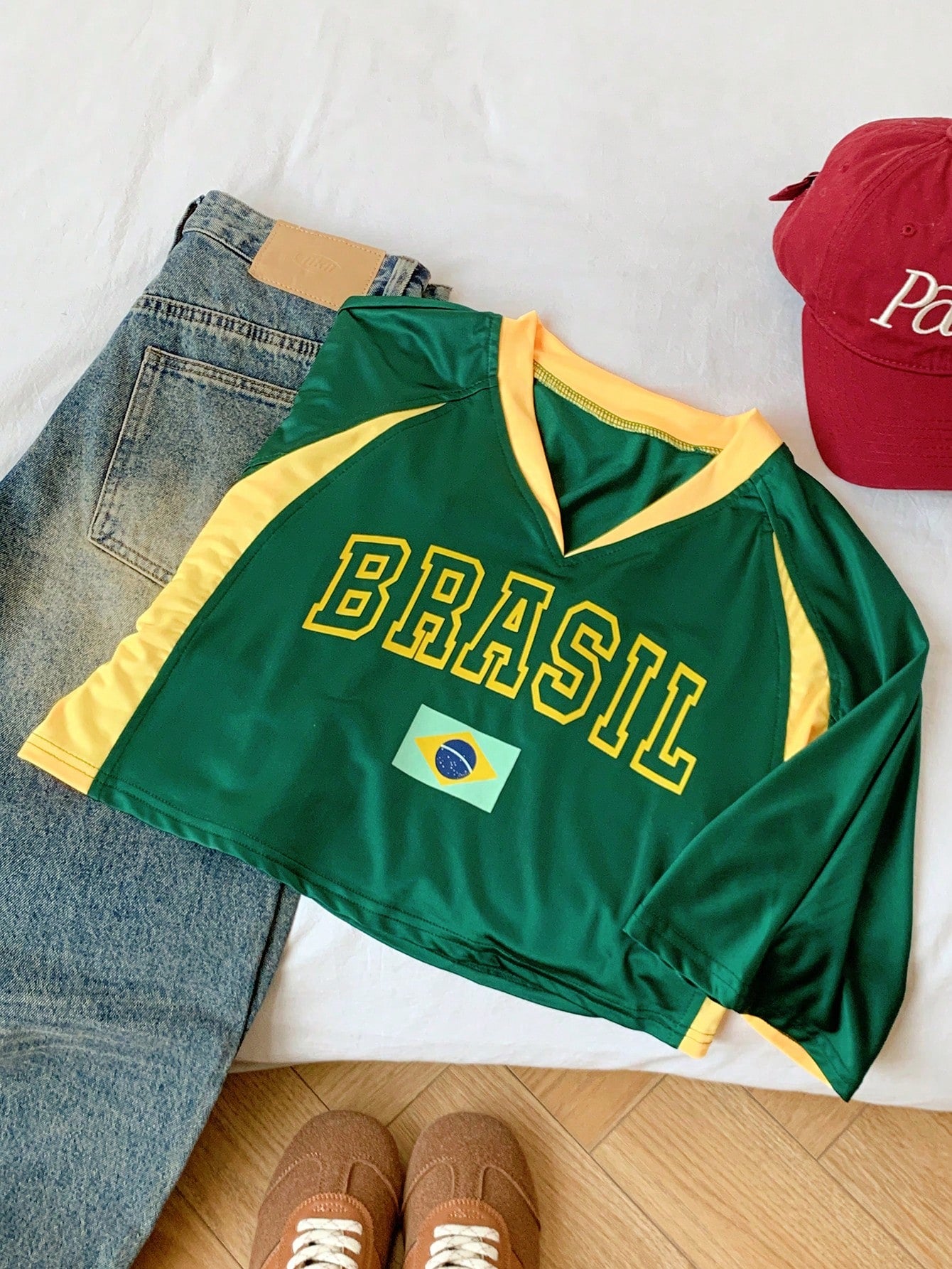 Comfortcana Top Cropped Casual com Estampa de Letra em Contraste de Cor, Manga Curta e Decote em V para Mulheres Plus Size, Suéter de Manga Raglan em Malha