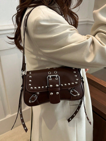 Bolsa de Ombro Feminina Decorada com Rebite da Moda, Bolsa Axilar, Bolsa Meia-Lua, Bolsa de Motoqueiro com Fecho de Cinto de Couro