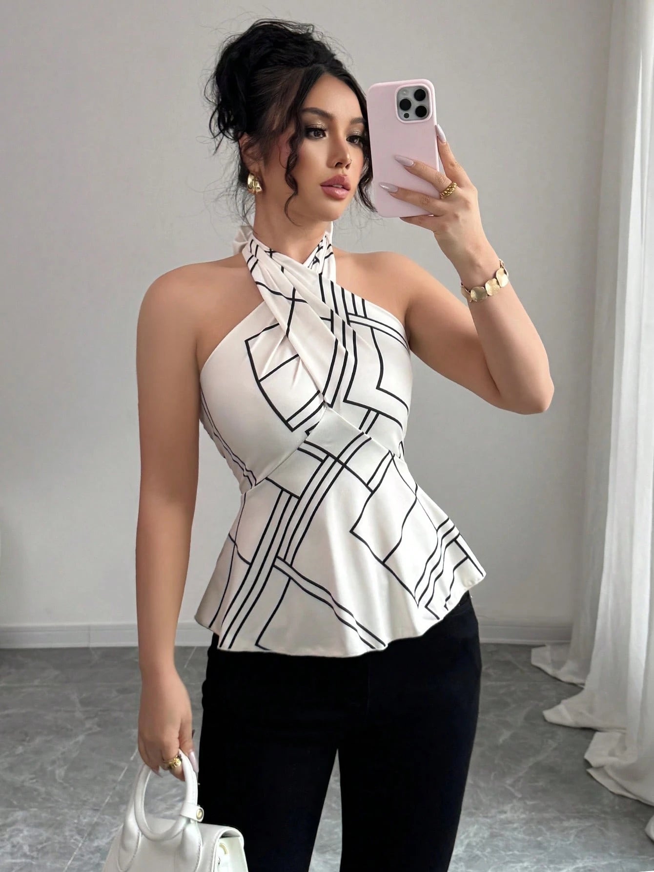 Glyssa Regata Sexy com Decote Halter Pescoço Cruzado, Cintura Marcada e Bainha Evasê, Casual de Primavera e Verão para Férias, Estilo Canelado Preto e Branco