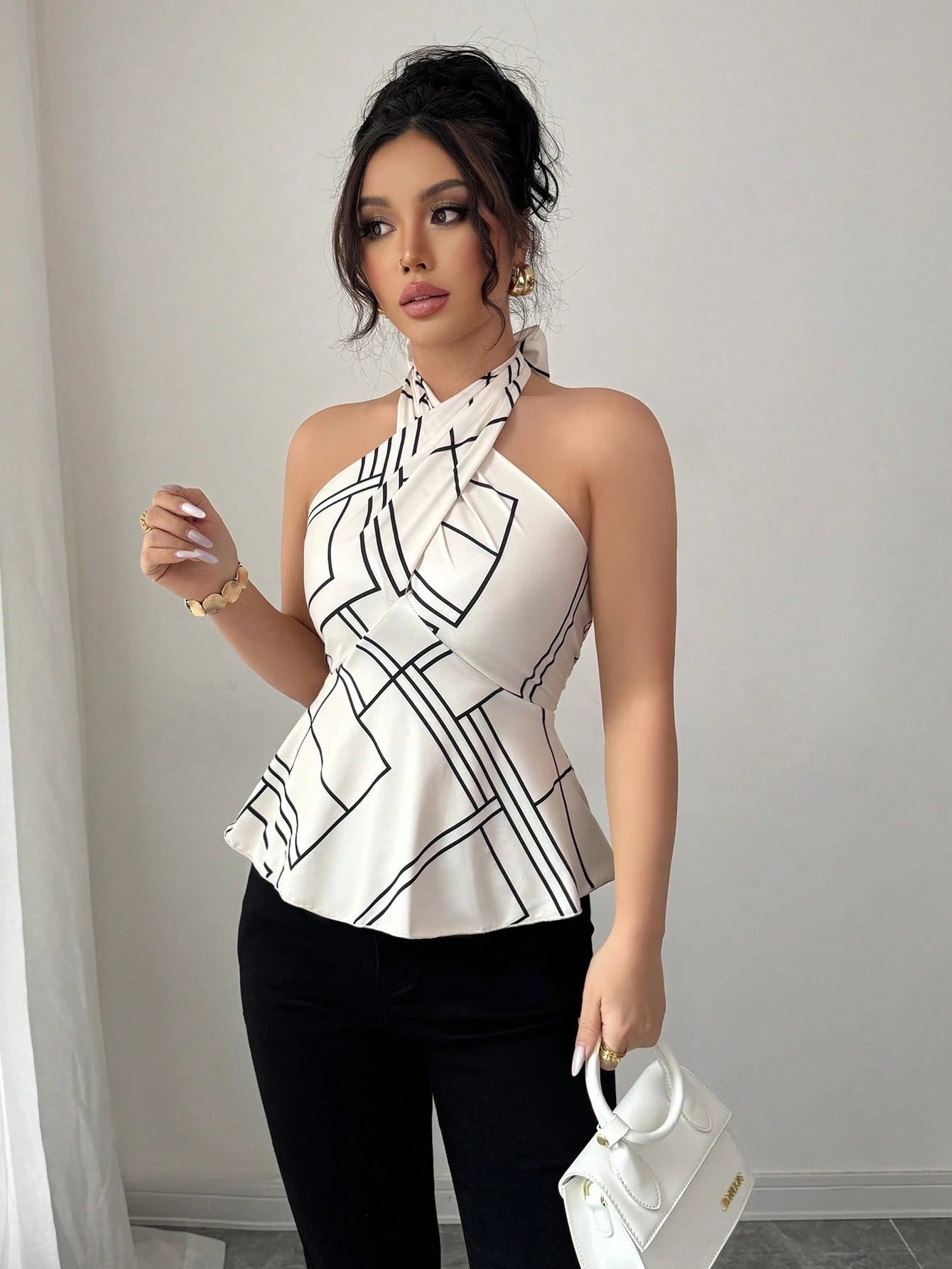 Glyssa Regata Sexy com Decote Halter Pescoço Cruzado, Cintura Marcada e Bainha Evasê, Casual de Primavera e Verão para Férias, Estilo Canelado Preto e Branco