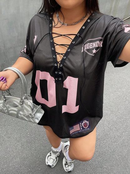 Camiseta Preta Larga com Cordão e Pompom, Plus Size