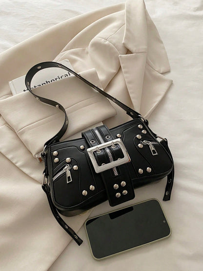 Bolsa de Ombro Feminina Decorada com Rebite da Moda, Bolsa Axilar, Bolsa Meia-Lua, Bolsa de Motoqueiro com Fecho de Cinto de Couro