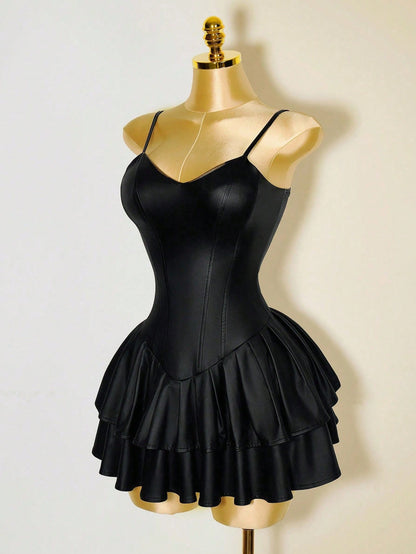 Mistrie Vestido Assimétrico Preto Sexy de Mulher, Corpete com Copo de PU, Cintura Marcada, Babado na Barra