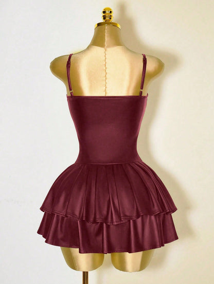 Mistrie Vestido Assimétrico Preto Sexy de Mulher, Corpete com Copo de PU, Cintura Marcada, Babado na Barra