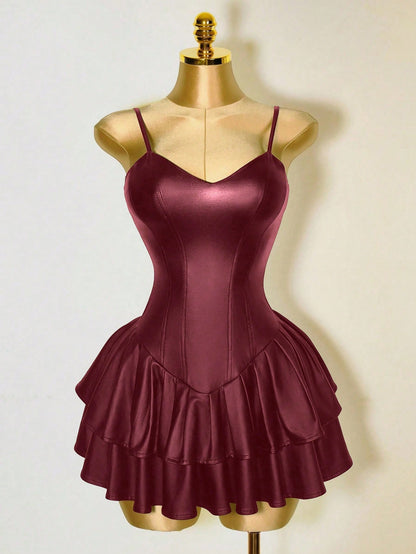 Mistrie Vestido Assimétrico Preto Sexy de Mulher, Corpete com Copo de PU, Cintura Marcada, Babado na Barra