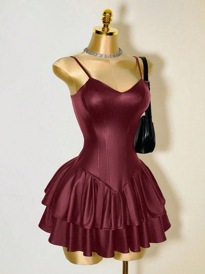 Mistrie Vestido Assimétrico Preto Sexy de Mulher, Corpete com Copo de PU, Cintura Marcada, Babado na Barra