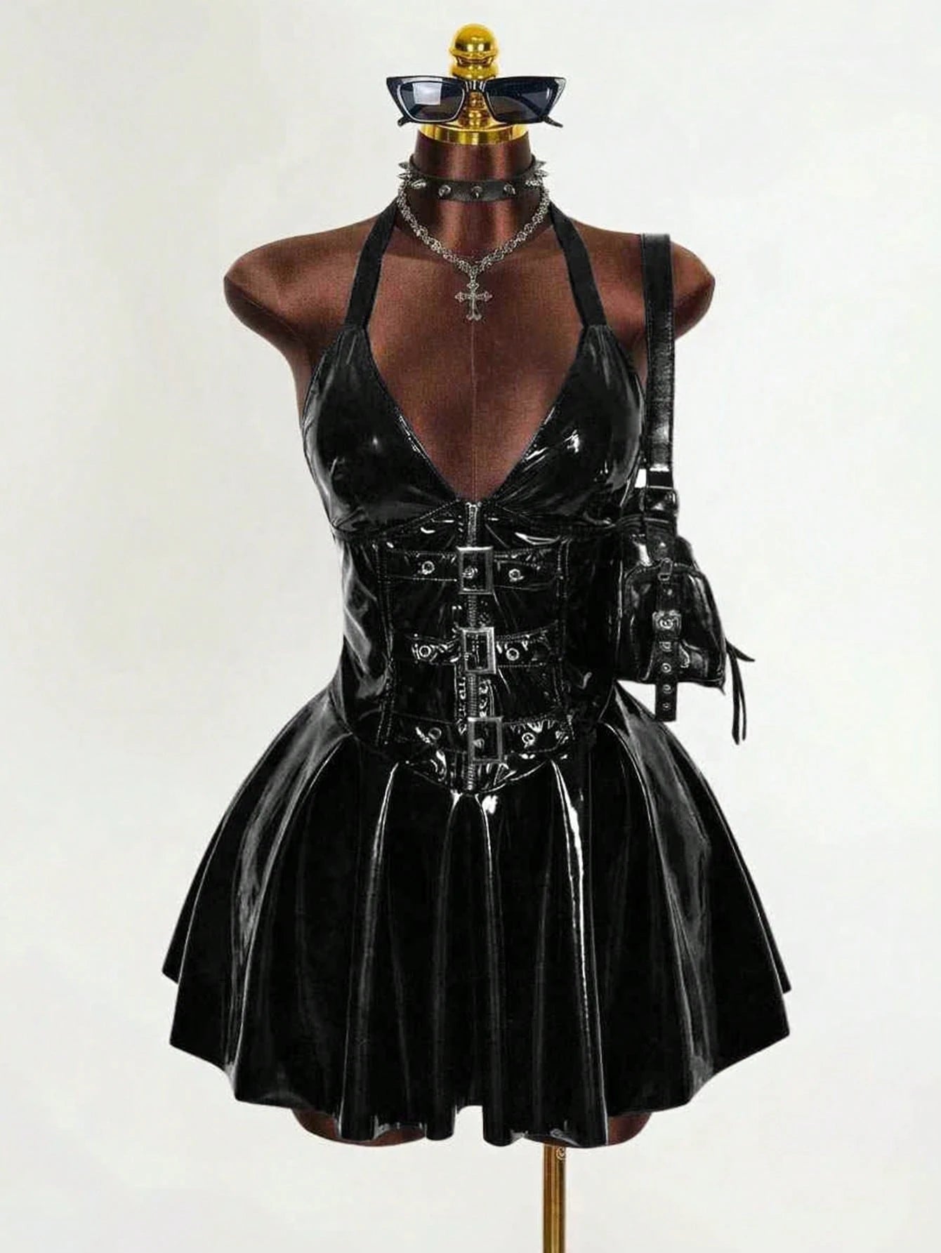 Vestido de Couro Sintético PU de Couro Sintético com Decote em V Reforçado, Comprimento Total, com Capuz, Costas Abertas, Decote Baixo, Cintura Ajustada e Saia Larga