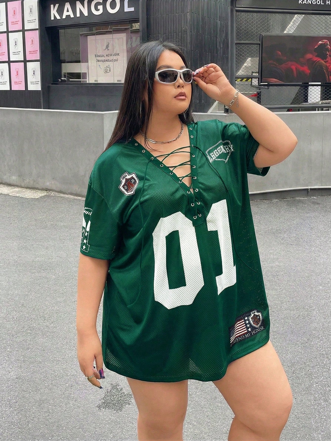 Camiseta Preta Larga com Cordão e Pompom, Plus Size