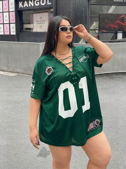 Camiseta Preta Larga com Cordão e Pompom, Plus Size
