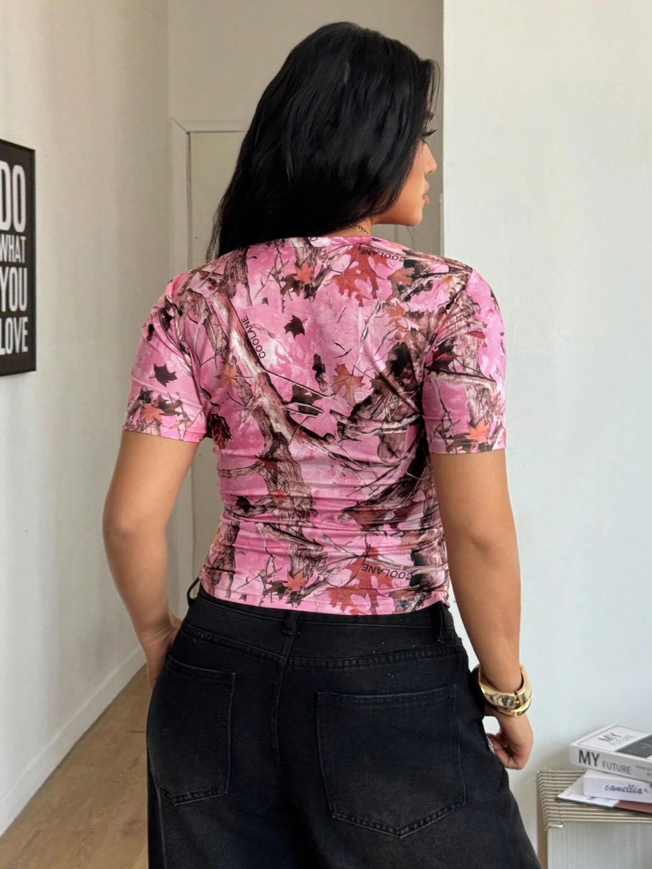 Coolane Regata Estilo Streetwear Plus Size Feminina para Primavera/Verão com Design de Camisa de Basquete Impressão de Letras Amarela para o Brasil