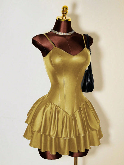 Mistrie Vestido Assimétrico Preto Sexy de Mulher, Corpete com Copo de PU, Cintura Marcada, Babado na Barra