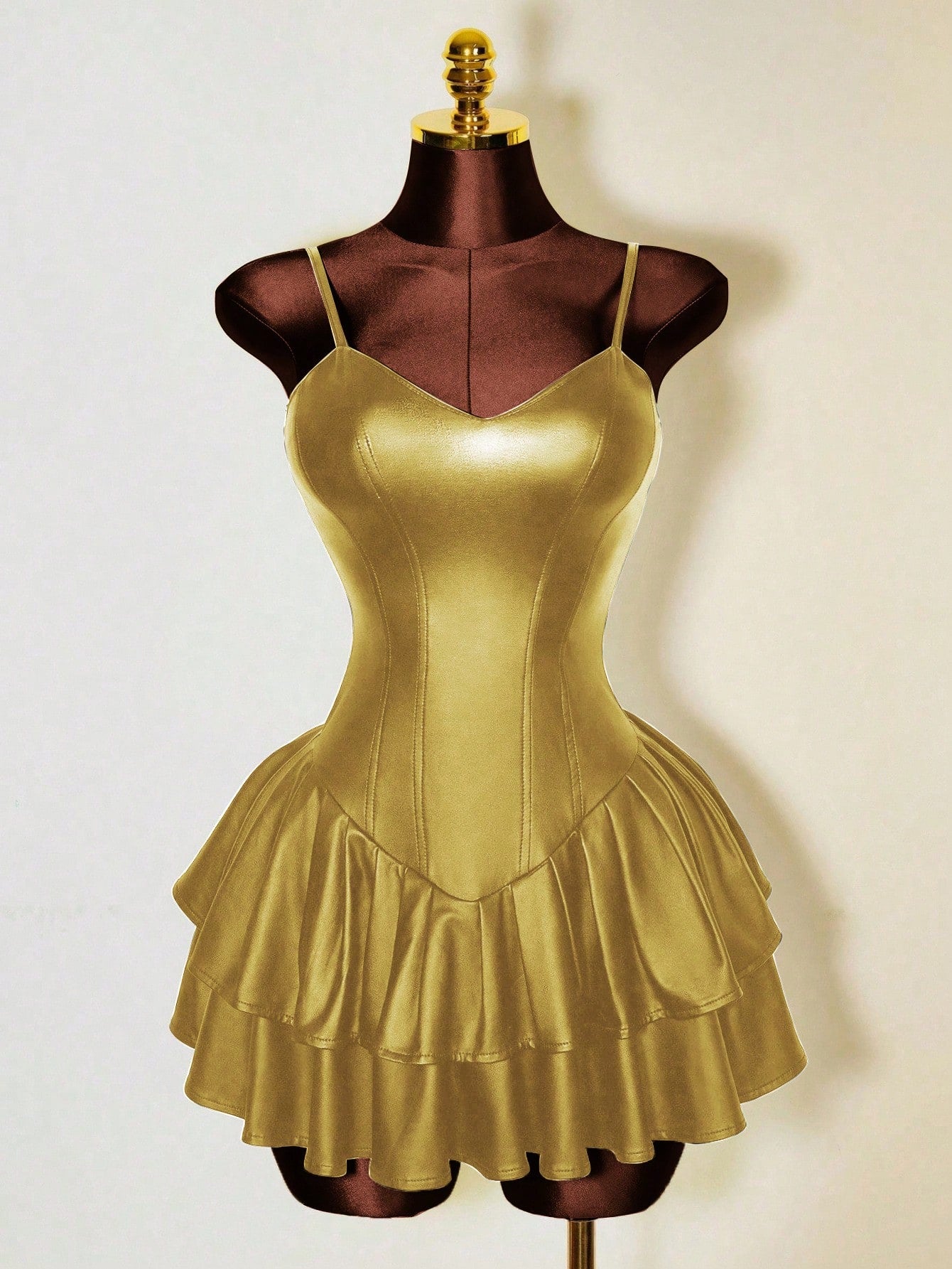Mistrie Vestido Assimétrico Preto Sexy de Mulher, Corpete com Copo de PU, Cintura Marcada, Babado na Barra