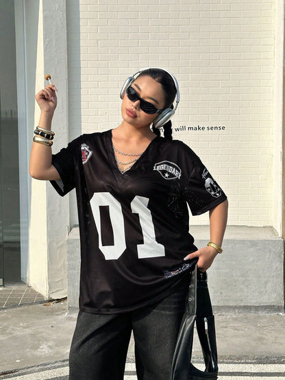 Camiseta Preta Larga com Cordão e Pompom, Plus Size
