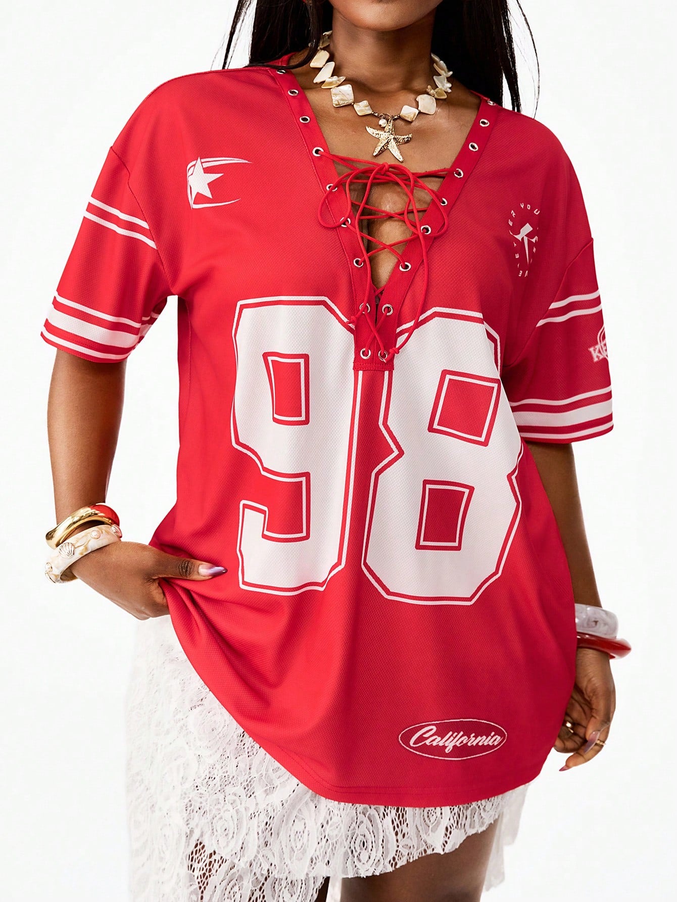 Camiseta Preta Larga com Cordão e Pompom, Plus Size