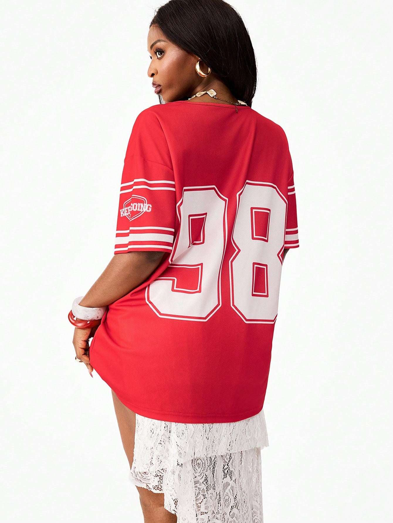 Camiseta Preta Larga com Cordão e Pompom, Plus Size