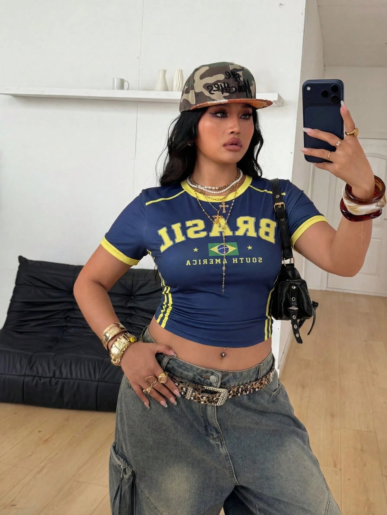 Coolane Regata Estilo Streetwear Plus Size Feminina para Primavera/Verão com Design de Camisa de Basquete Impressão de Letras Amarela para o Brasil