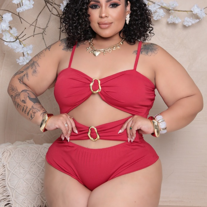 Maiô luxo body com detalhe de fivelas argola plus size com bojo e alça
